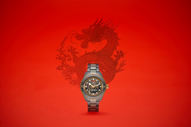 圖片包含 桌子, 消防栓, 房間 描述已自動(dòng)生成